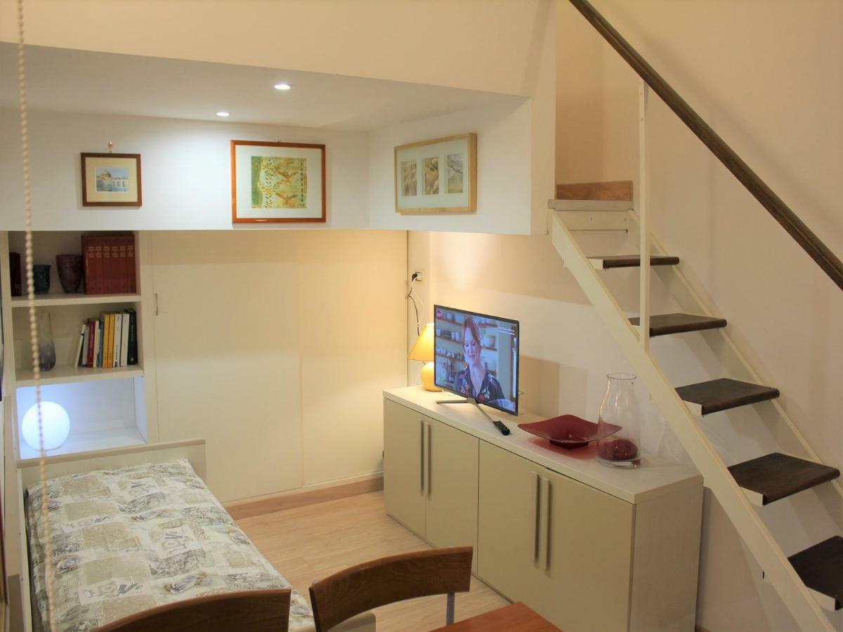 Little Vatican S&ar Apartment